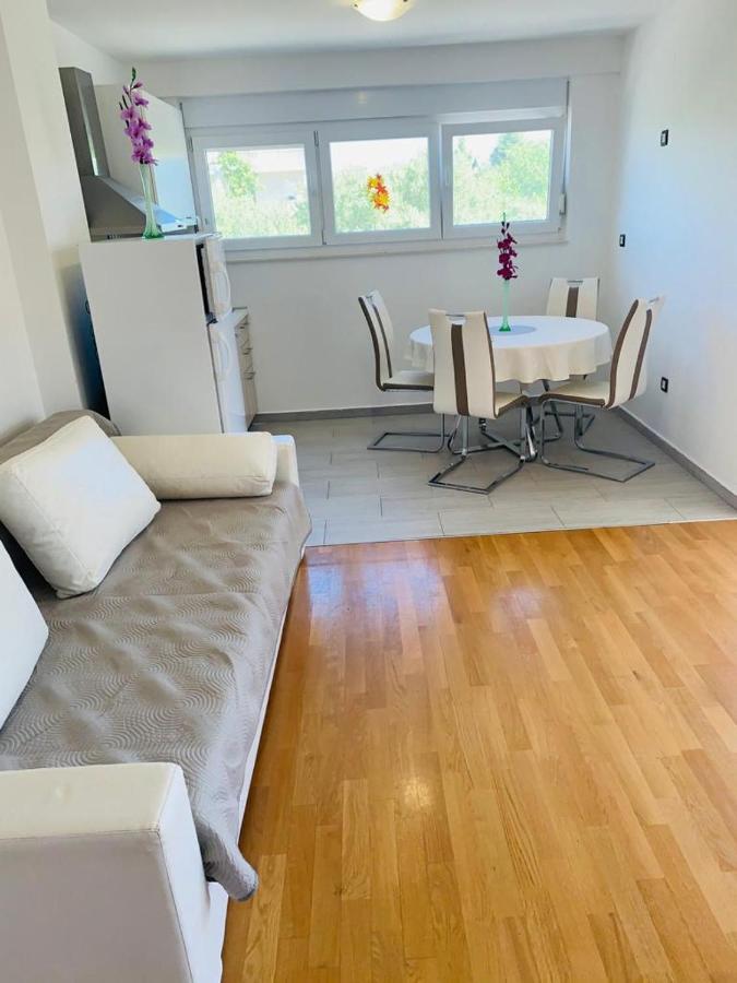 Apartments Nika Sukosan Ngoại thất bức ảnh