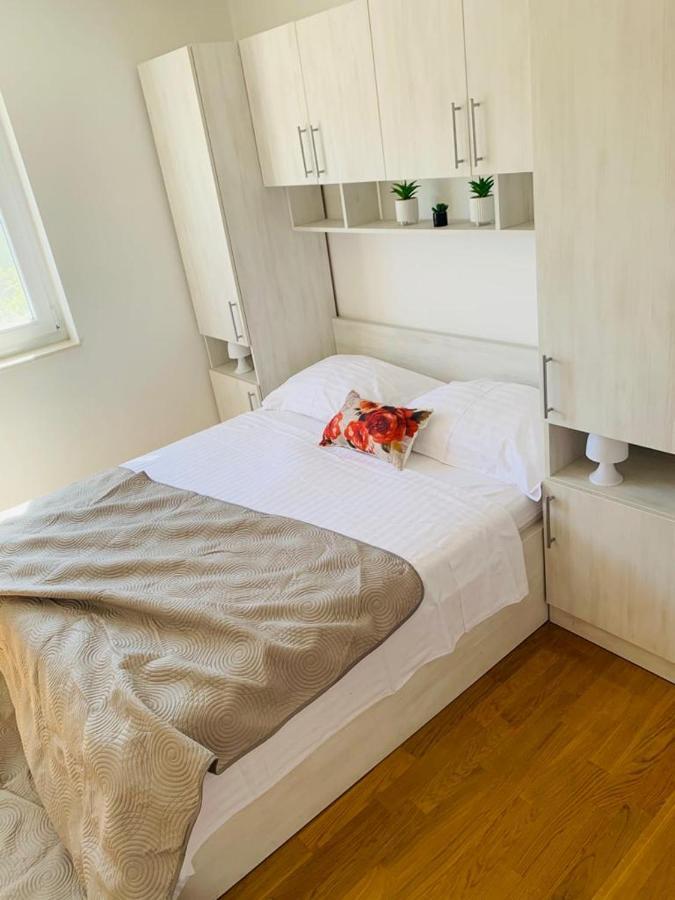 Apartments Nika Sukosan Ngoại thất bức ảnh