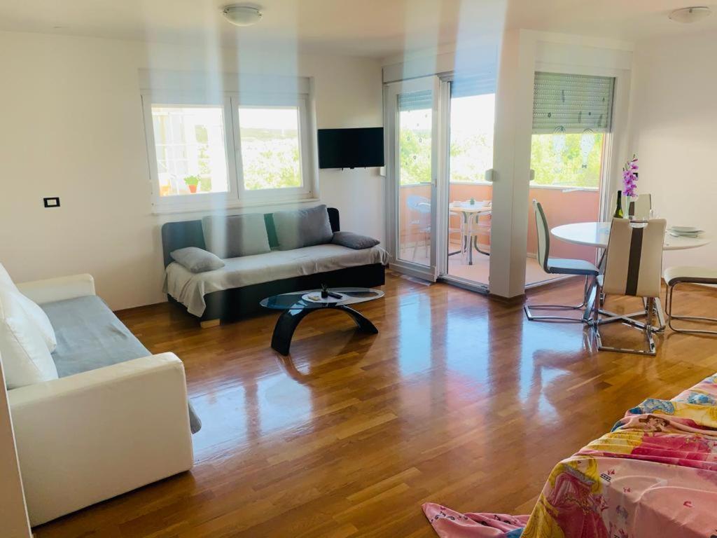 Apartments Nika Sukosan Ngoại thất bức ảnh