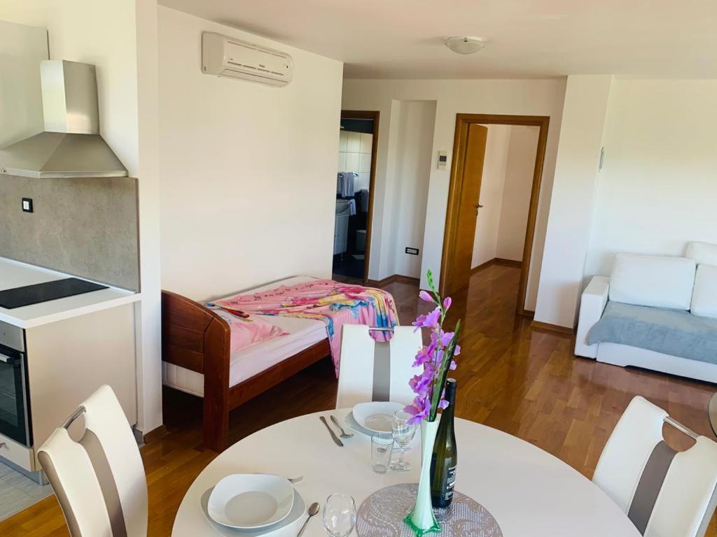 Apartments Nika Sukosan Ngoại thất bức ảnh