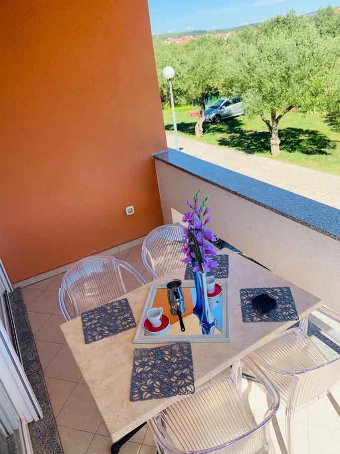 Apartments Nika Sukosan Ngoại thất bức ảnh